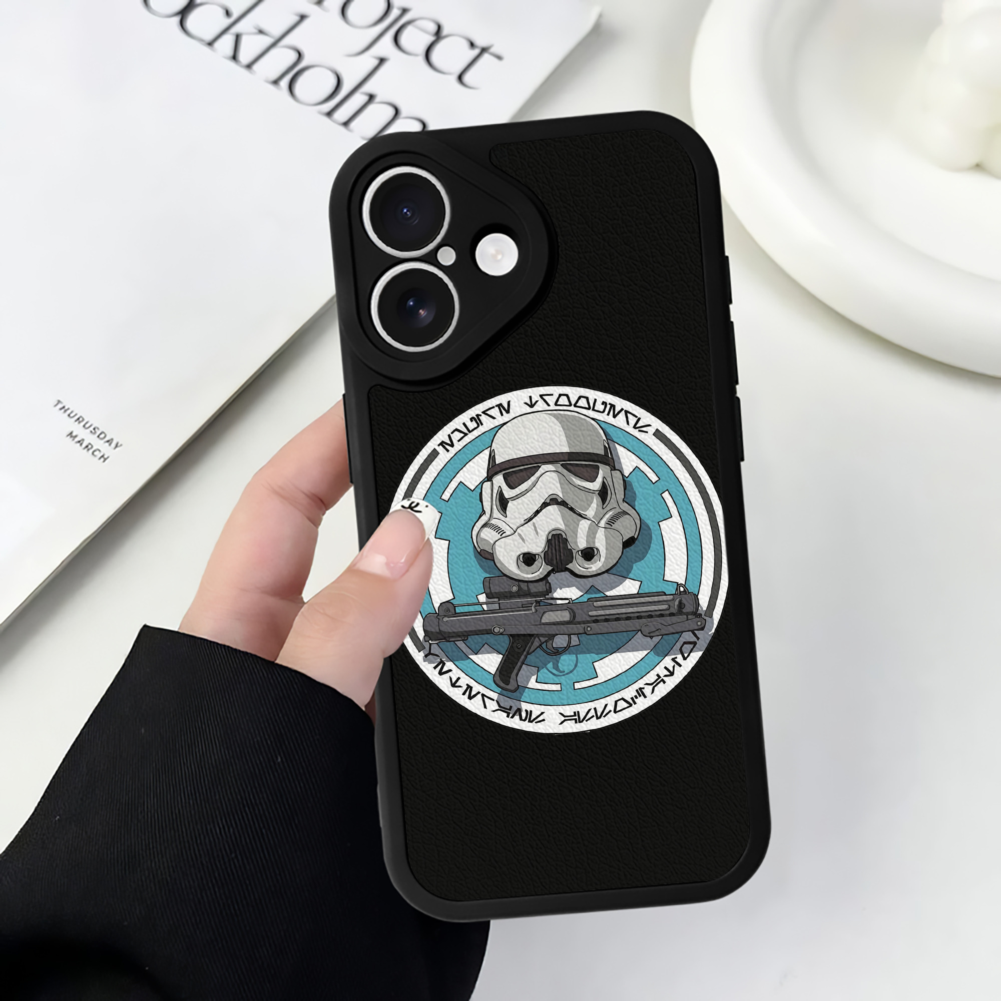（画像用） スター・ウォーズ Star Wars 【iPhone 16シリーズ対応】シリコンスマホケース（レザー調） 材質：シリコン